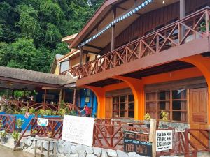 El Nido Corner Pension and Restaurant