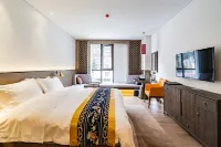 Gu Er Gou Hot Spring Resort Hotels in Li County