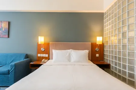 TianJin BinHai Saint Light Hotel