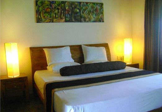 1. 톰푸칸담 빌리지..