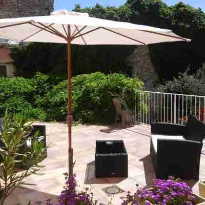 Logis Hôtel la Bastide des Monges Hotel Exterior