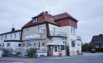 Hotel Sonnenhof Ehemaliger Rosenhof - Housity