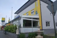 Hotel & Restaurant Garda Hotel in zona Evangelical Paulusgemeinde Darmstadt