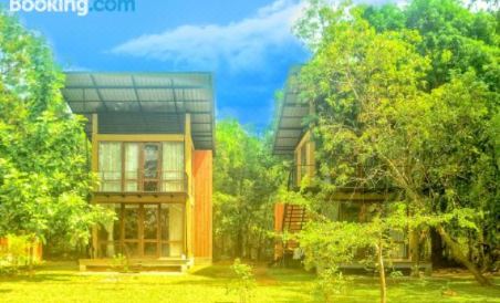 Breezy Lake - Housity