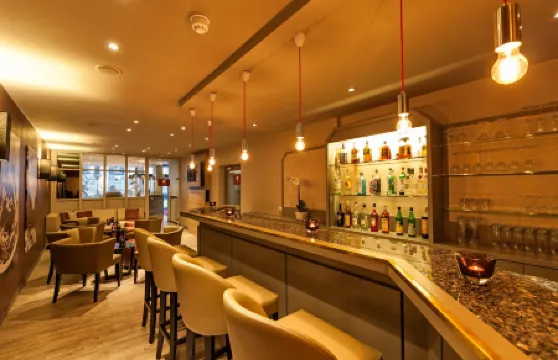 Leonardo Hotel Munich City North Отели рядом с достопримечательностью «Rheinmetall MAN Military Vehicles GmbH»