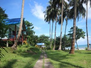 Sun Smile Beach Koh Jum