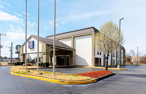 靠近小石城空軍基地的OYO城市旅館