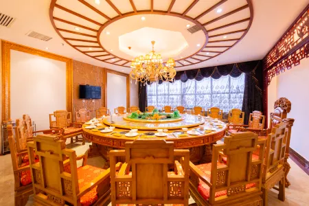 Junyi International Hotel Отели рядом с достопримечательностью «Yulin Vocational and Technical College»