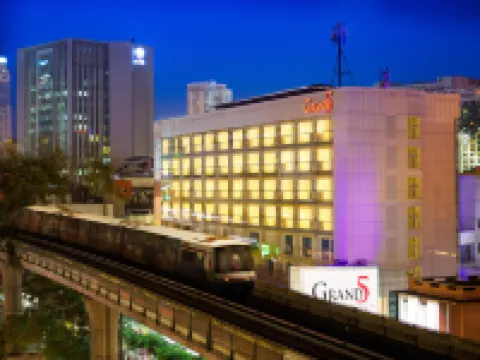Grand 5 Hotel & Plaza Sukhumvit Bangkok Hotels near Nana Plaza
