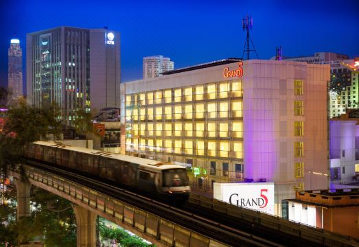 5. 그랜드 5 호텔..
