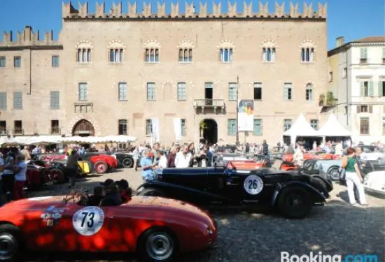 卡斯提格里尼帕拉佐豪華套房旅館