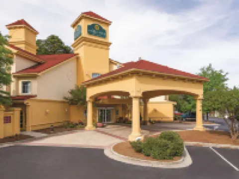 La Quinta Inn & Suites by Wyndham Univ Area Chapel Hill Hotels in Triangle