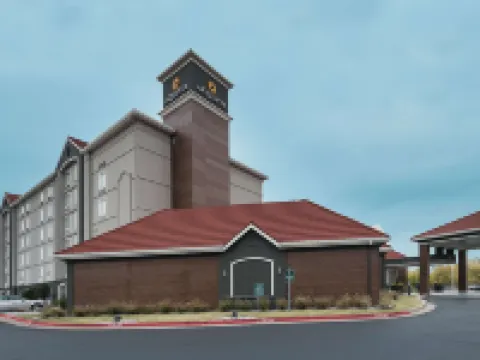 La Quinta Inn & Suites by Wyndham Oklahoma City - NW Expwy Hotels in Oklahoma City