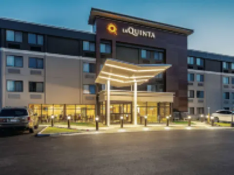 La Quinta Inn & Suites by Wyndham Salem NH Hoteles en Salem