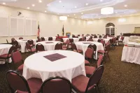 La Quinta Inn & Suites by Wyndham Conference Center Prescott - breakfast