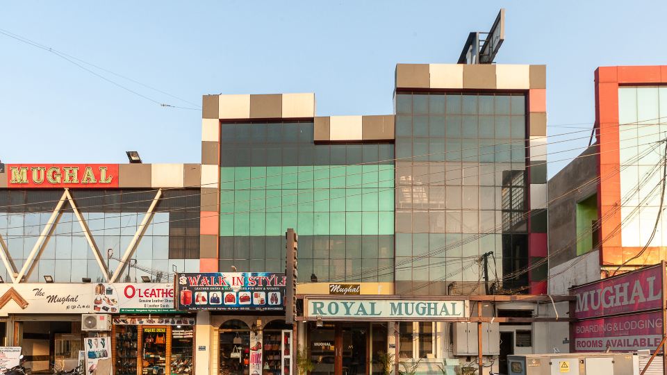 OYO 30372 Royal Mughal