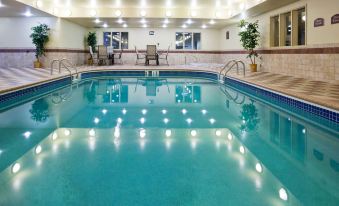 Holiday Inn Express & Suites Grand Forks