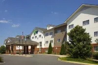 Holiday Inn Express & Suites Charlottesville - Ruckersville Các khách sạn ở Greene County
