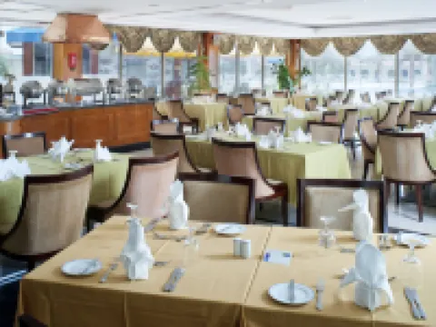 Mena Holiday Beach Resort Half Moon Hotels in Dhahran