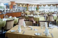 Mena Holiday Beach Resort Half Moon Hotels in Dhahran