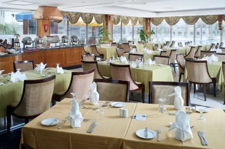 Mena Holiday Beach Resort Half Moon