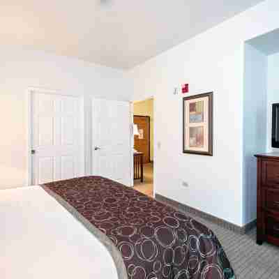 Staybridge Suites Rockford Rooms