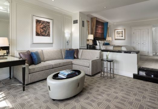 더 팔라초 앳 더 베네치안의 럭셔리한 실내 모습