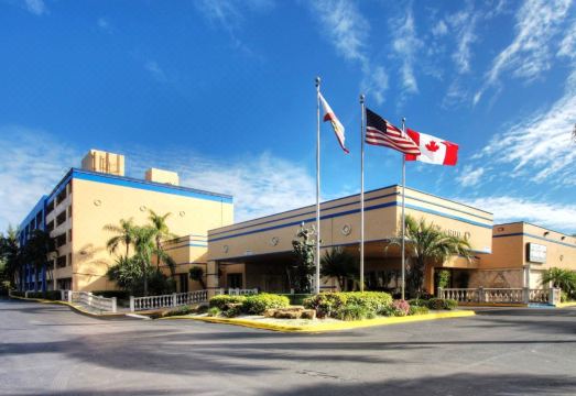 5. 포트 로더데일 ..