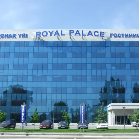 Royal Palace Hotel Отели рядом с Аэропорт Алматы