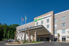 Holiday Inn Express & Suites CHARLOTTE AIRPORT by IHG
