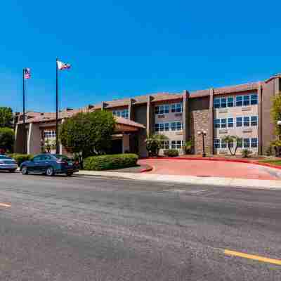 Holiday Inn Express & Suites Camarillo Hotel Exterior