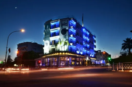 Rise Urban Art Hotel