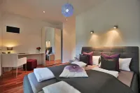 Trafohaus am Kaiserbahnhof Hotels in Hürth