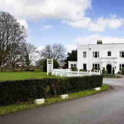 Woughton House Hotel Hotel Exterior