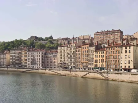 Hôtel Mercure Lyon Est Chaponnay Отели в г. Сен-Симфорьен-д'Озон