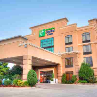 Holiday Inn Express & Suites Tyler South Hotel Exterior