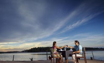 Amaranthe Bay Resort & Spa