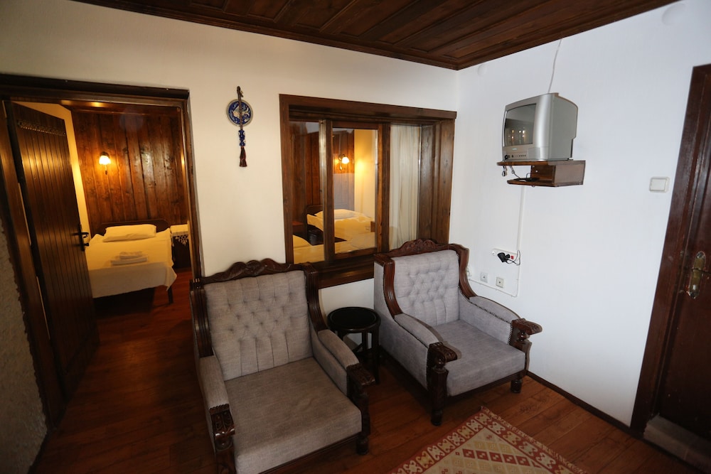 Akropolis Guest House