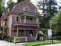 The Village Inn of Woodstock - Mountain view