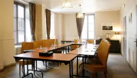 Logis Hostellerie de l'Abbaye Hotels in Souvigne