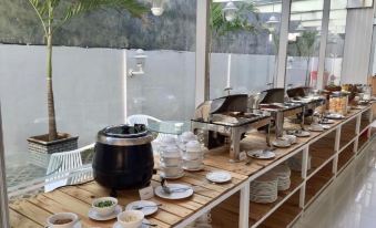 Alimar Premier Hotel