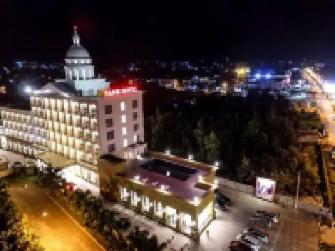Same Hotel Kendari Hotéis em Kendari City