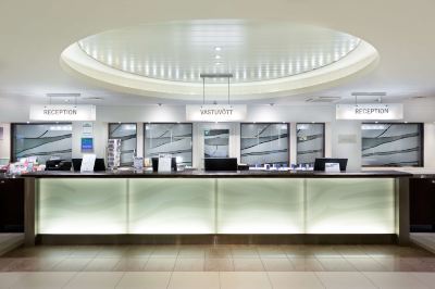 Front Desk Radisson Blu Hotel Olümpia Photo