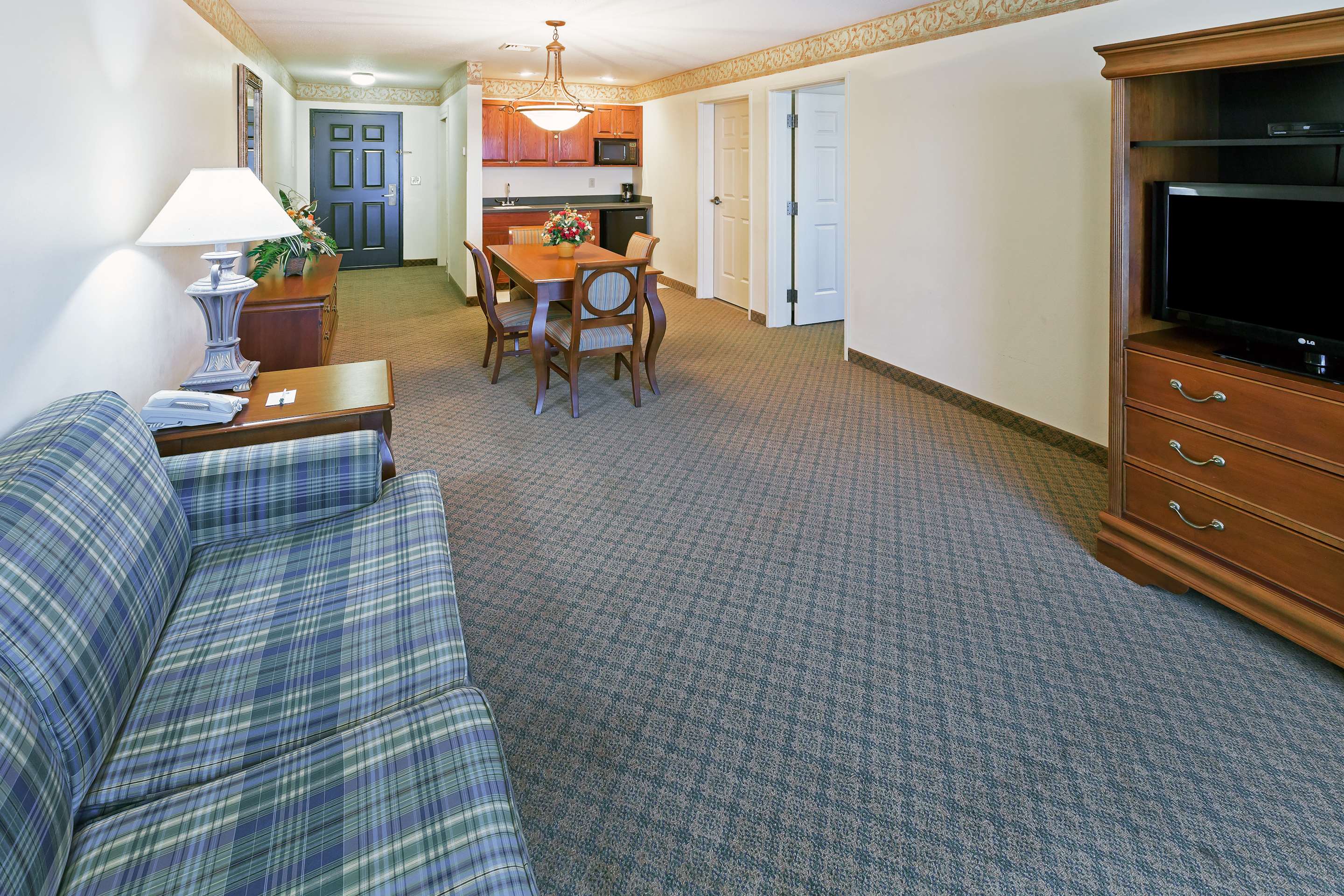 Country Inn & Suites by Radisson, Lewisburg, PA