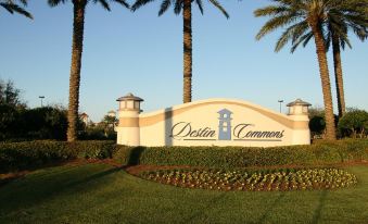 Holiday Inn Express & Suites Destin E - Commons Mall Area