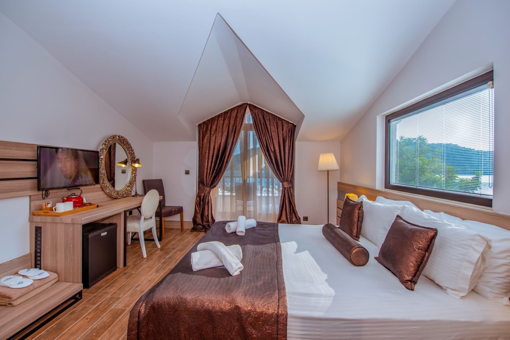 S3 Seahorse Beach Club