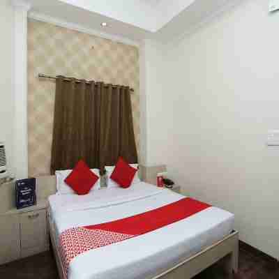 OYO 30240 Shri Radha Palace Rooms