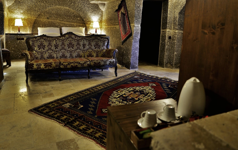 Grand Cave Suites