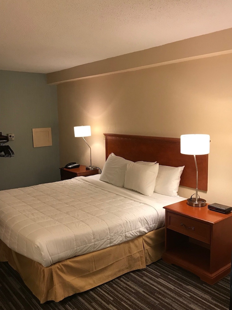 Lifestyle Inn Cedar Falls