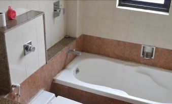 The Royal Orchid Hotel - Housity